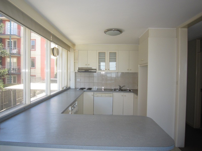 1A/21 The Esplanade, St Kilda VIC 3182