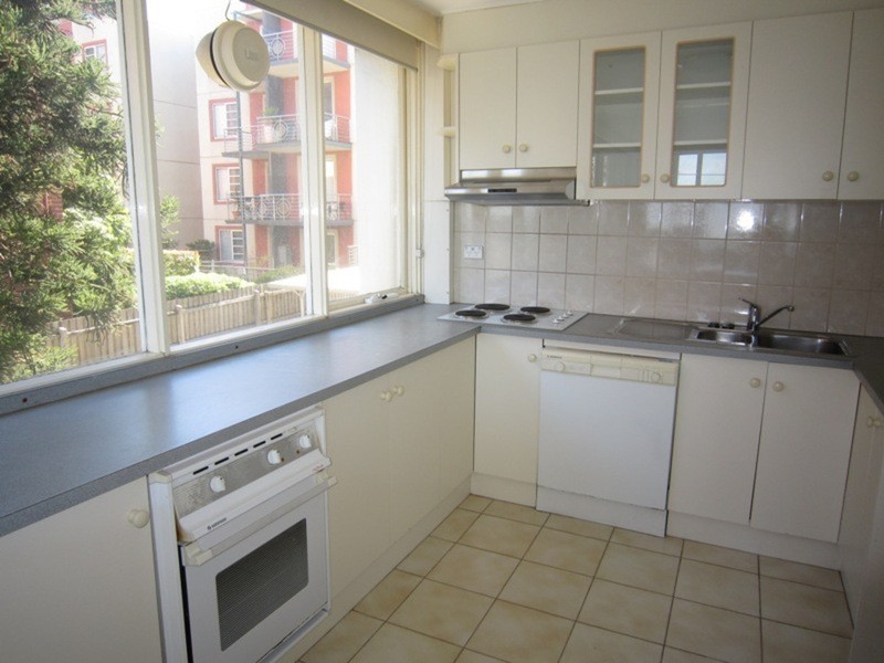 1A/21 The Esplanade, St Kilda VIC 3182