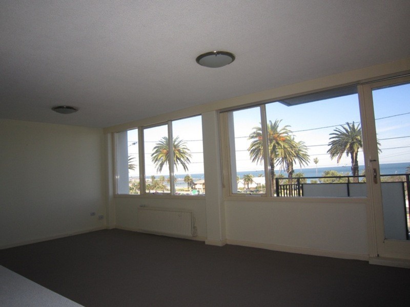 1A/21 The Esplanade, St Kilda VIC 3182