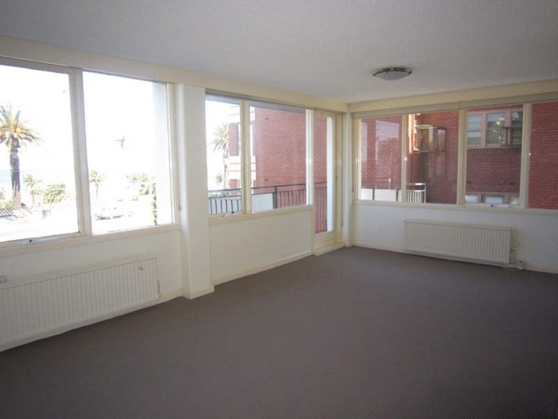 1A/21 The Esplanade, St Kilda VIC 3182