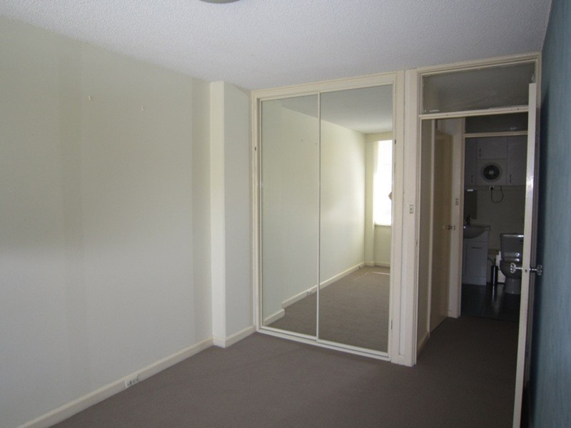 1A/21 The Esplanade, St Kilda VIC 3182