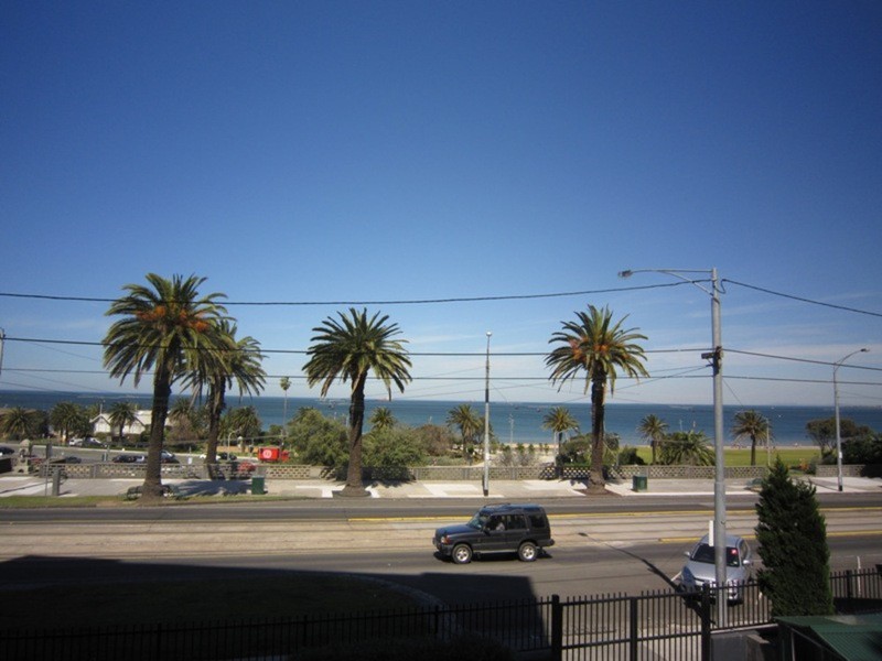 1A/21 The Esplanade, St Kilda VIC 3182