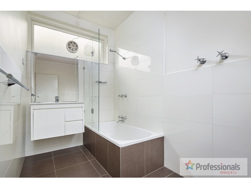3/2A Robe Street, St Kilda VIC 3182