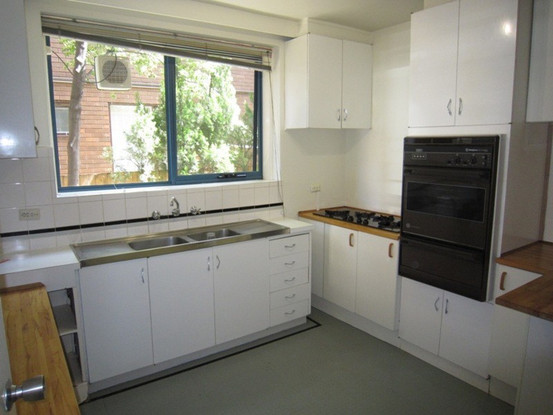 1/16 Mitford Street, St Kilda VIC 3182