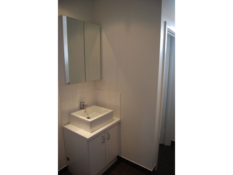 2/5 Emily Street, Carnegie VIC 3163