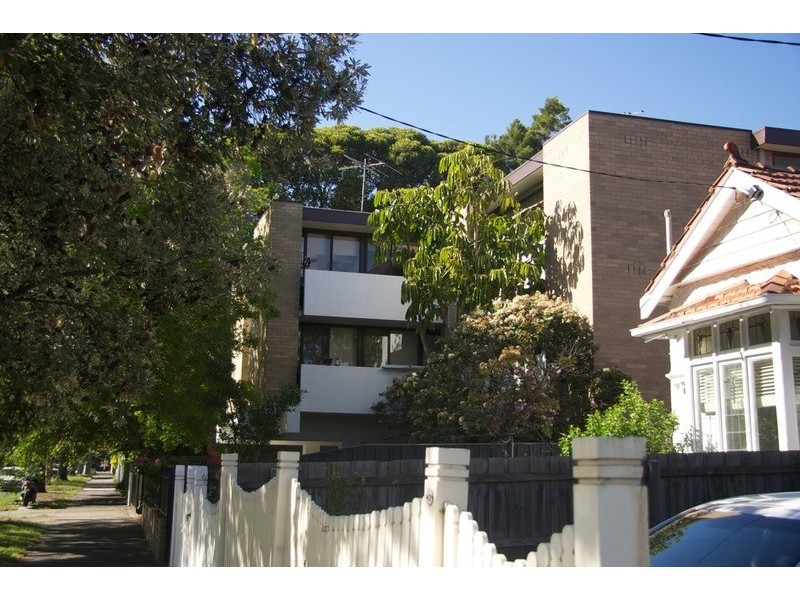 1/43 Park Street, St Kilda West VIC 3182