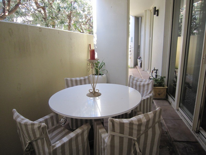 T03/115 Beach Street, Port Melbourne VIC 3207