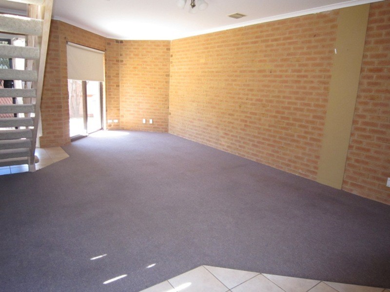 1/27 Shepparson Avenue, Carnegie VIC 3163