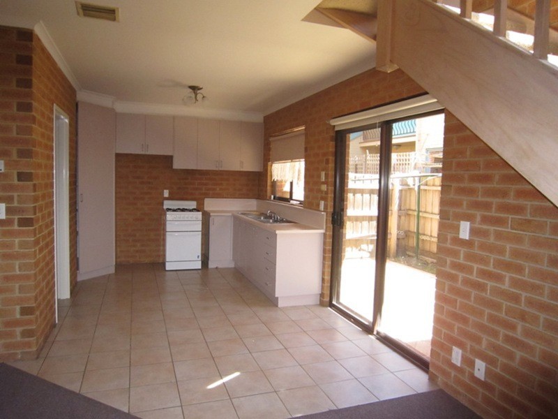 1/27 Shepparson Avenue, Carnegie VIC 3163