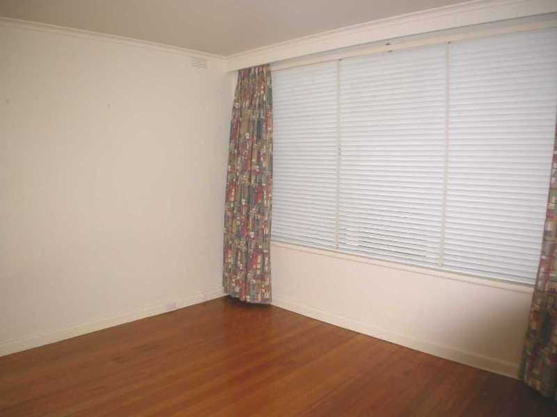 1/3 Wimbledon Avenue, Elwood VIC 3184