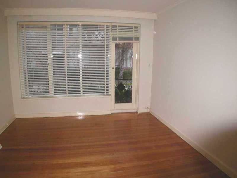 1/3 Wimbledon Avenue, Elwood VIC 3184