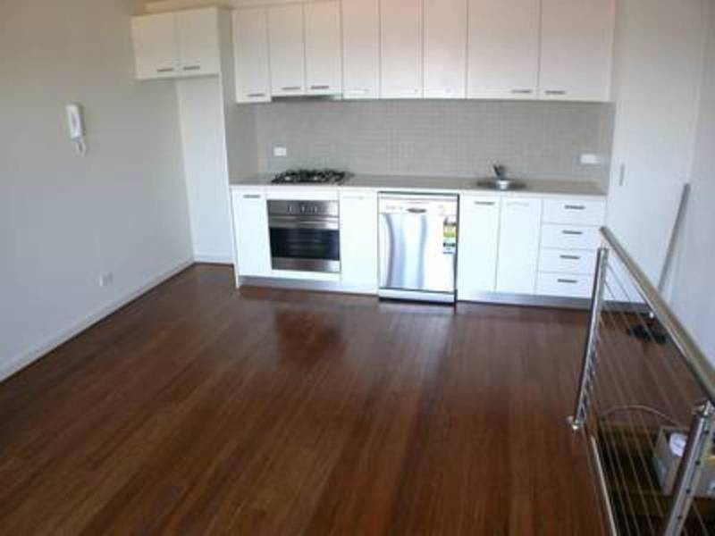 10/11 Bluff Avenue, Elwood VIC 3184