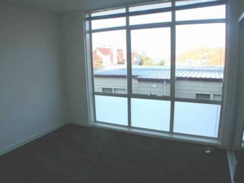 10/11 Bluff Avenue, Elwood VIC 3184