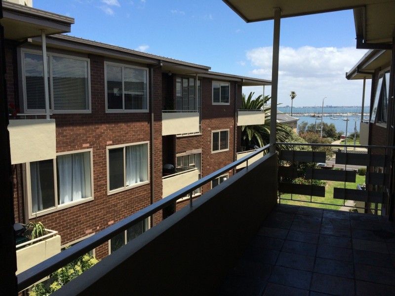 28/1-2 The Esplanade, St Kilda VIC 3182