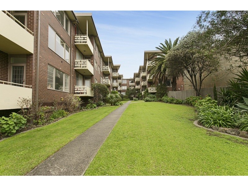28/1-2 The Esplanade, St Kilda VIC 3182