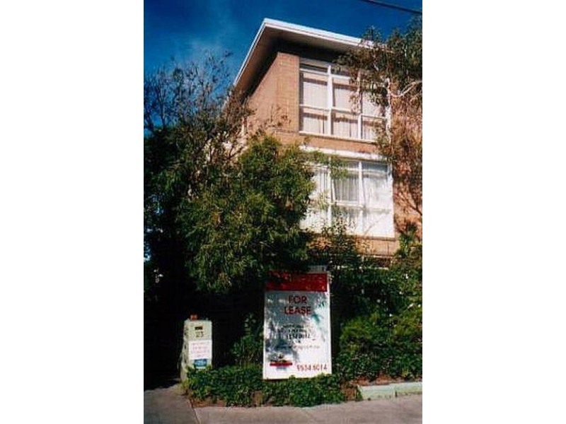 11/23 Robe Street, St Kilda VIC 3182