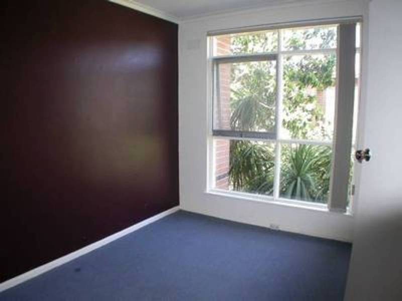 11/23 Robe Street, St Kilda VIC 3182