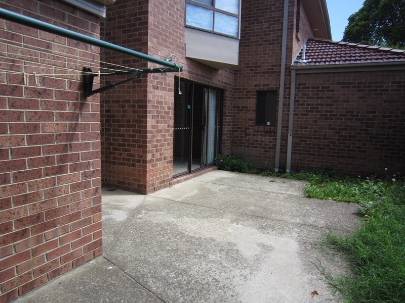 2/8 Fintonia Street, Oakleigh VIC 3166