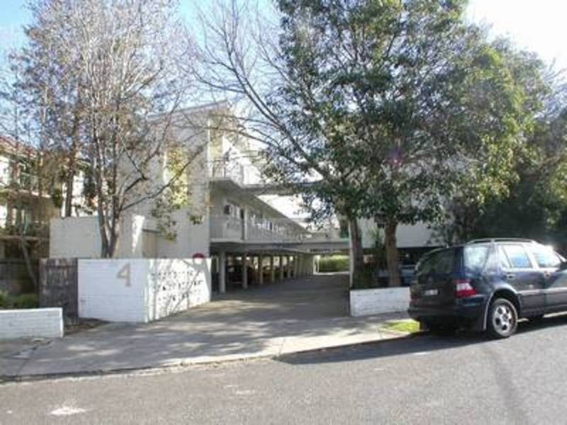 12/4 Wando Grove, St Kilda VIC 3182