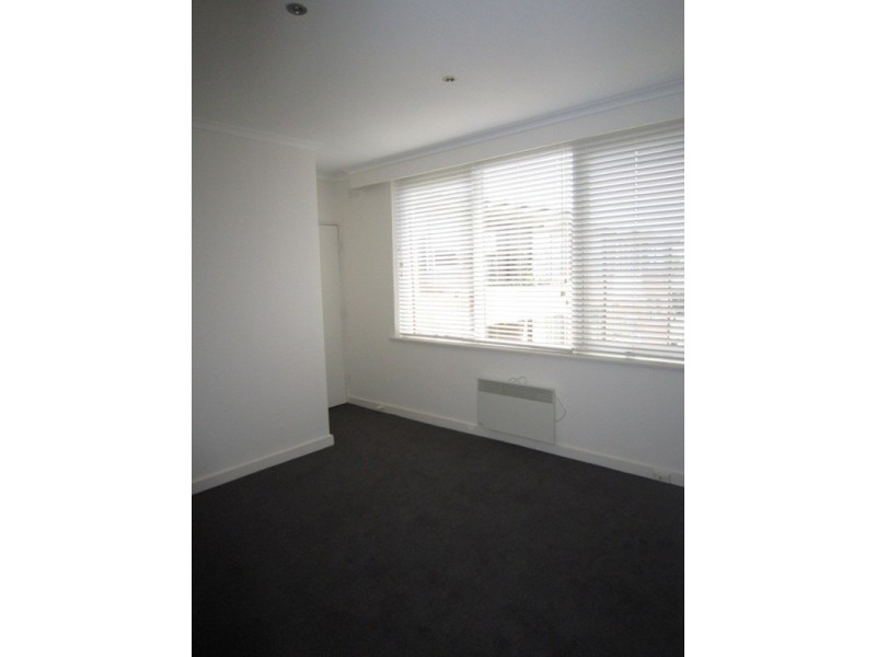 29/1-2 The Esplanade, St Kilda VIC 3182