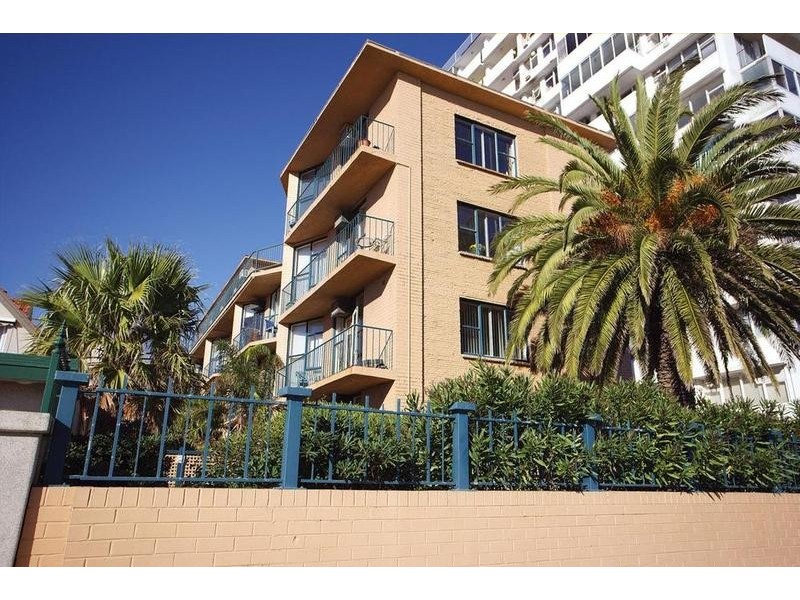 15/11 Marine Parade, St Kilda VIC 3182