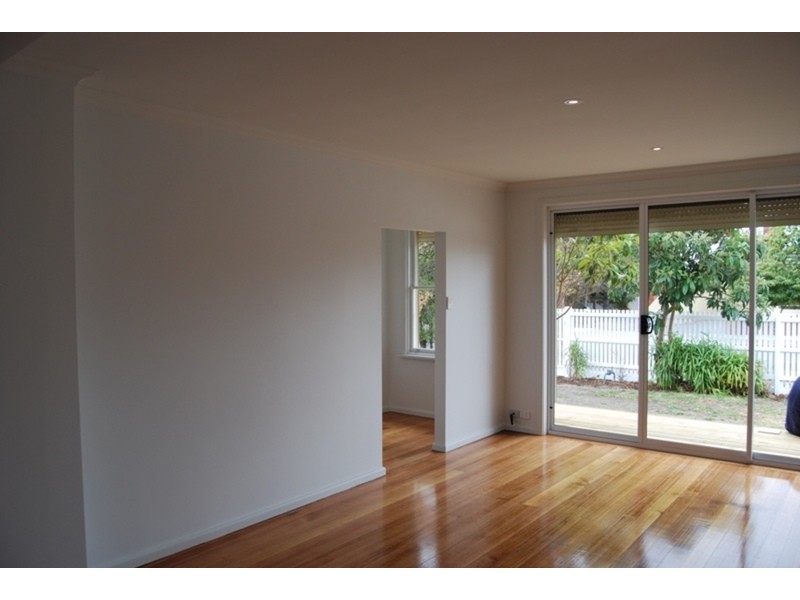 1/5 Emily Street, Carnegie VIC 3163