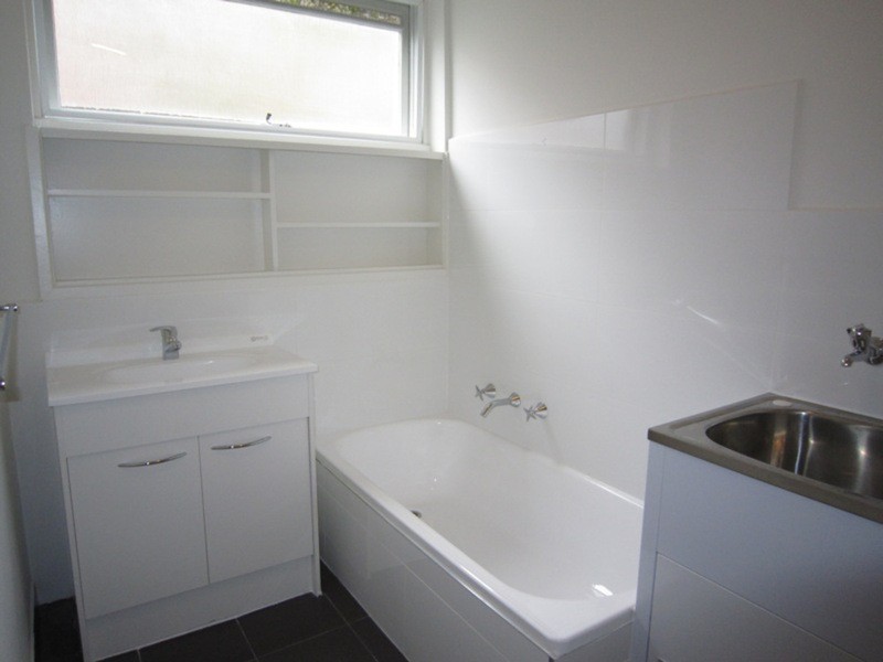 2/61 Robe Street, St Kilda VIC 3182