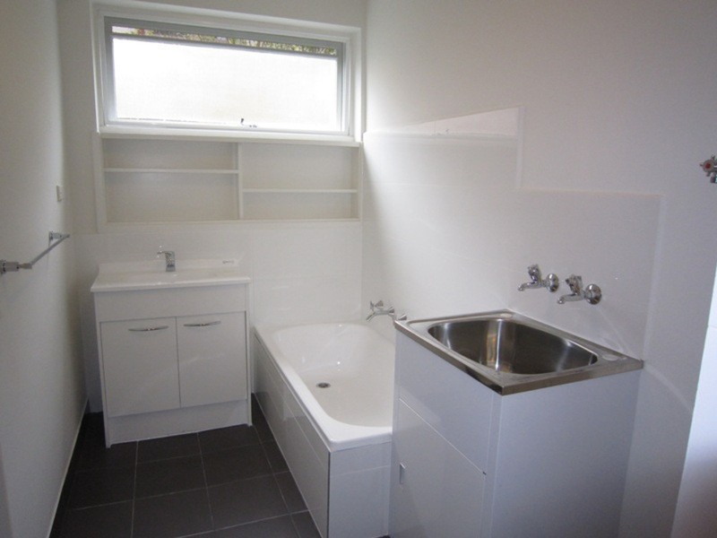 2/61 Robe Street, St Kilda VIC 3182