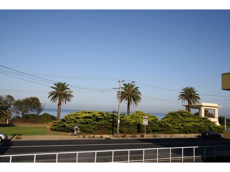 2/96 Station Street, St Kilda VIC 3182