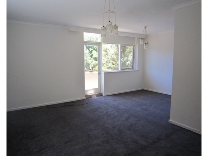 1/19 Mitford Street, St Kilda VIC 3182