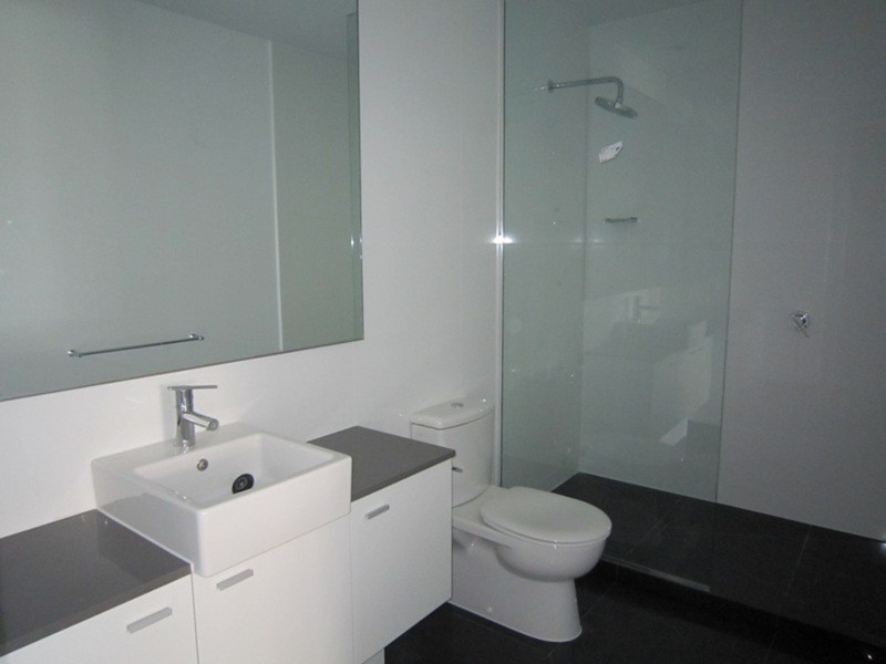 8/17 Robe Street, St Kilda VIC 3182