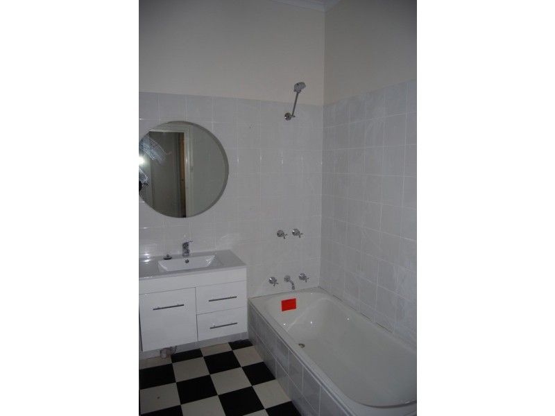 2/2 Inverleith Court, St Kilda VIC 3182
