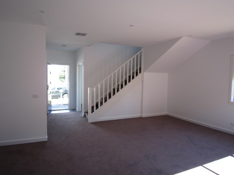 1/14 Indwe Street, West Footscray VIC 3012