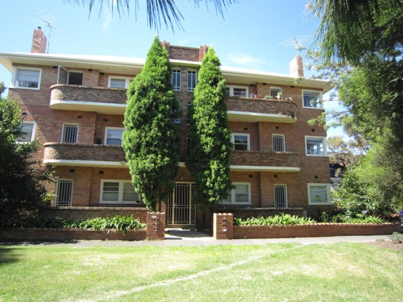 4/4 Church Square, St Kilda VIC 3182