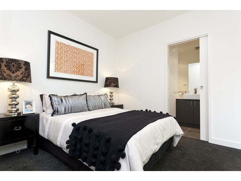 3 Charnwood Road, St Kilda VIC 3182