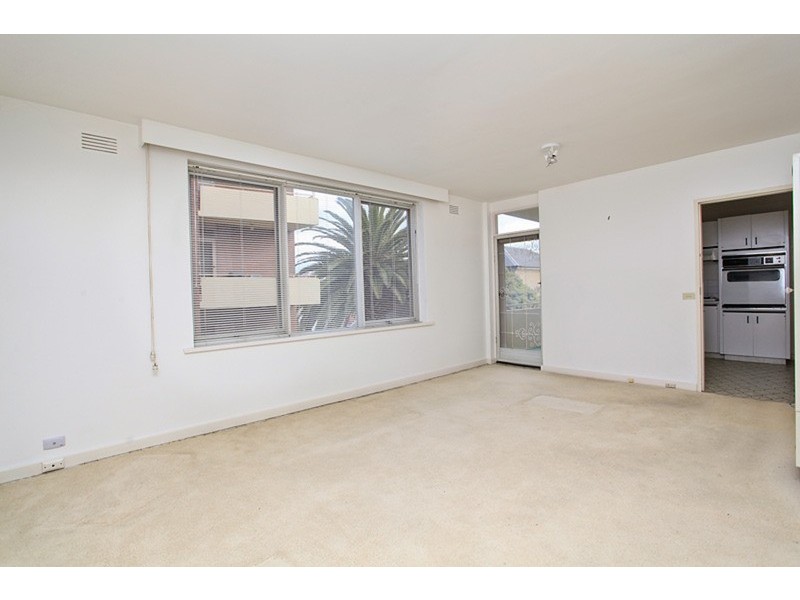 15/1-2 The Esplanade, St Kilda VIC 3182