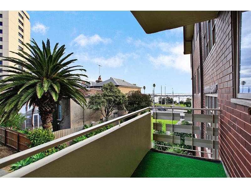 15/1-2 The Esplanade, St Kilda VIC 3182