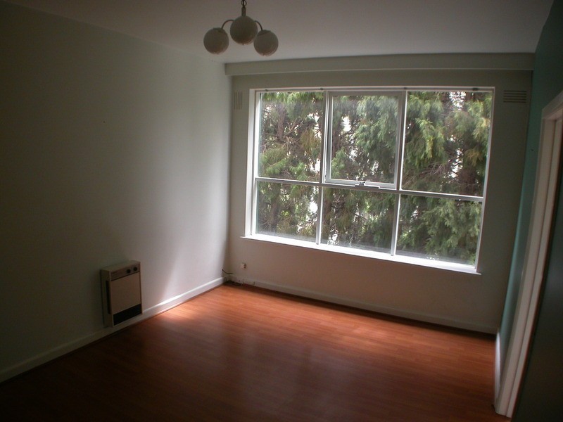 12/8 Charnwood Grove, St Kilda VIC 3182