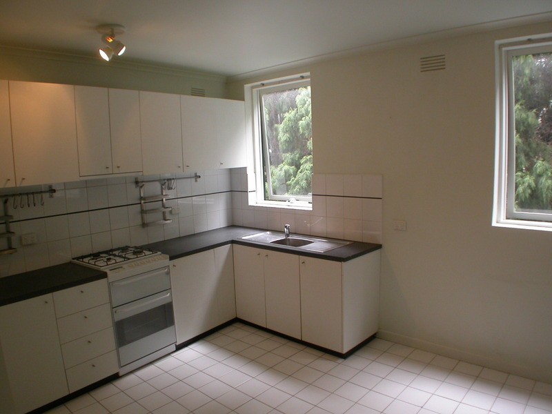 12/8 Charnwood Grove, St Kilda VIC 3182