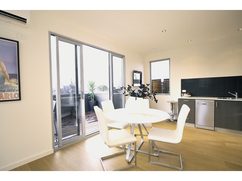 13/3 Charnwood Road, St Kilda VIC 3182