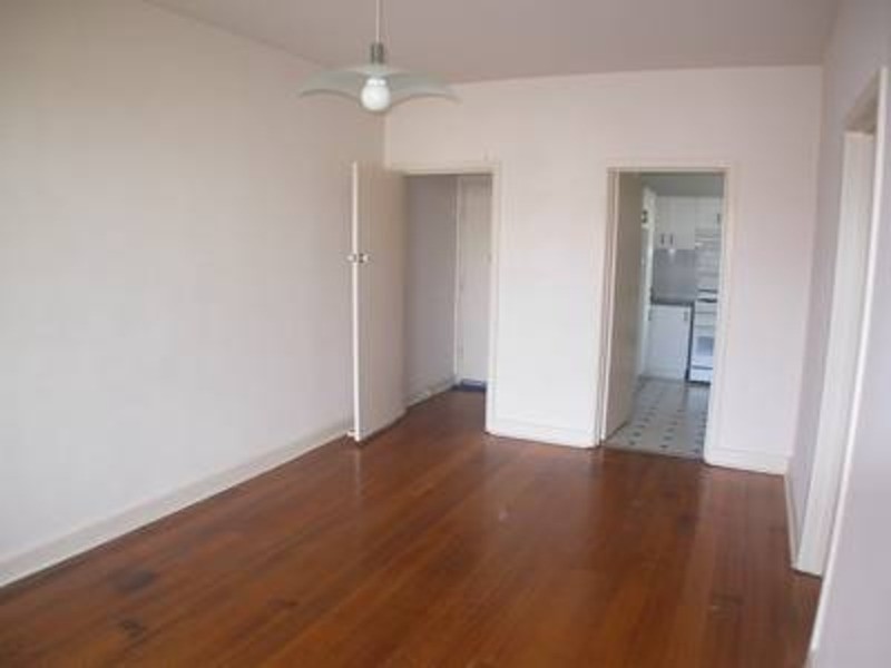 2/78 Barkly Street, St Kilda VIC 3182