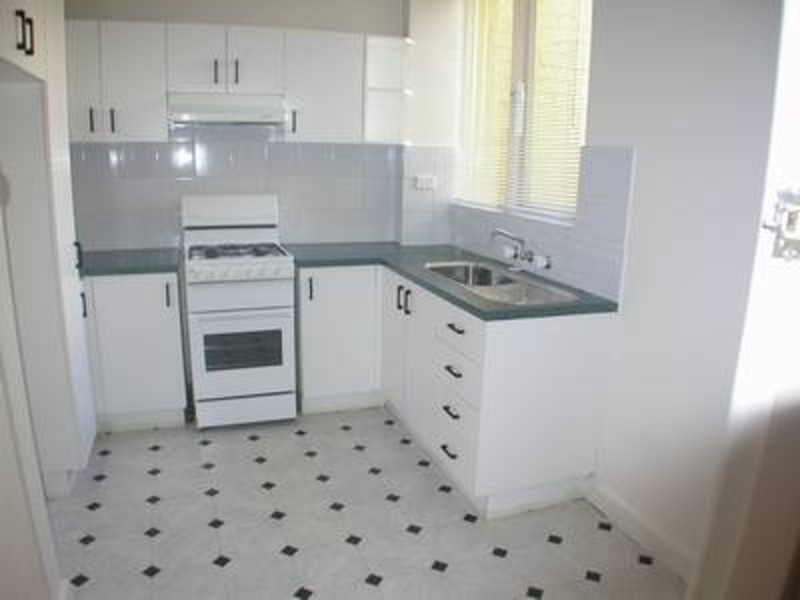 2/78 Barkly Street, St Kilda VIC 3182