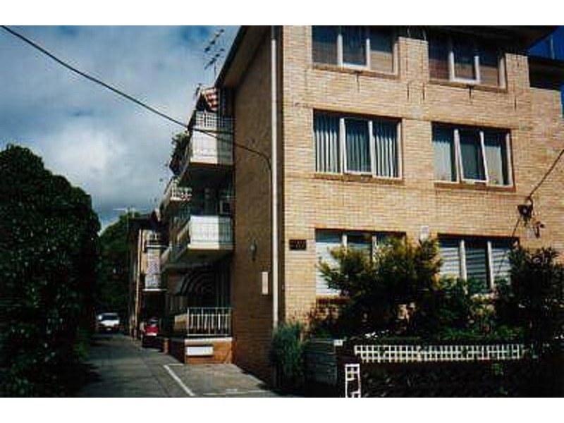 8/170 Barkly Street, St Kilda VIC 3182