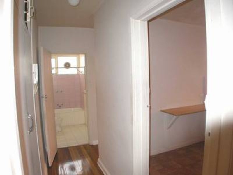 8/170 Barkly Street, St Kilda VIC 3182