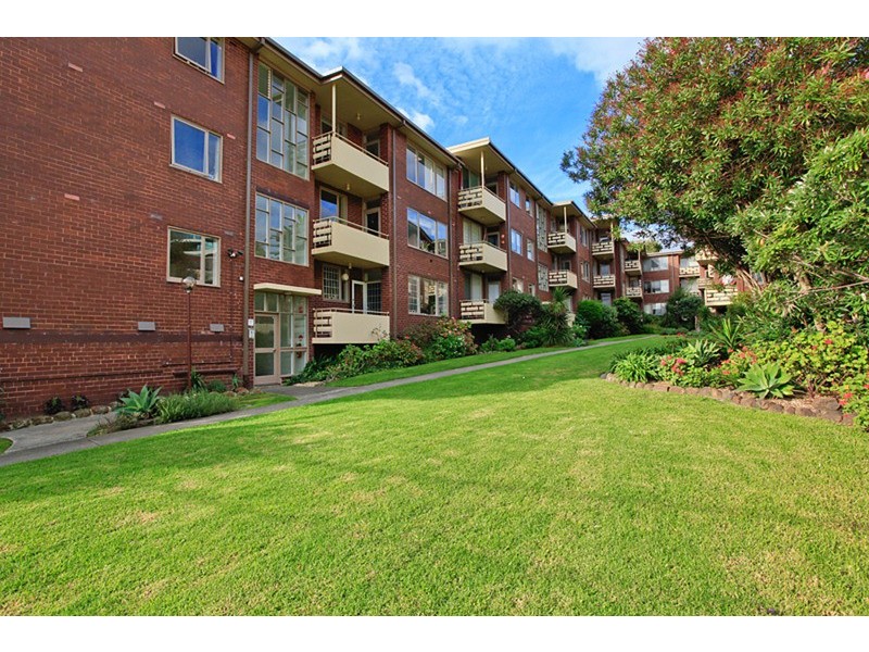 15/1-2 The Esplanade, St Kilda VIC 3182