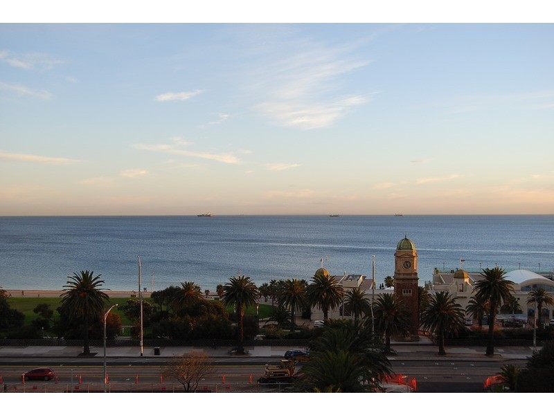 64/3 Alfred Square, St Kilda VIC 3182