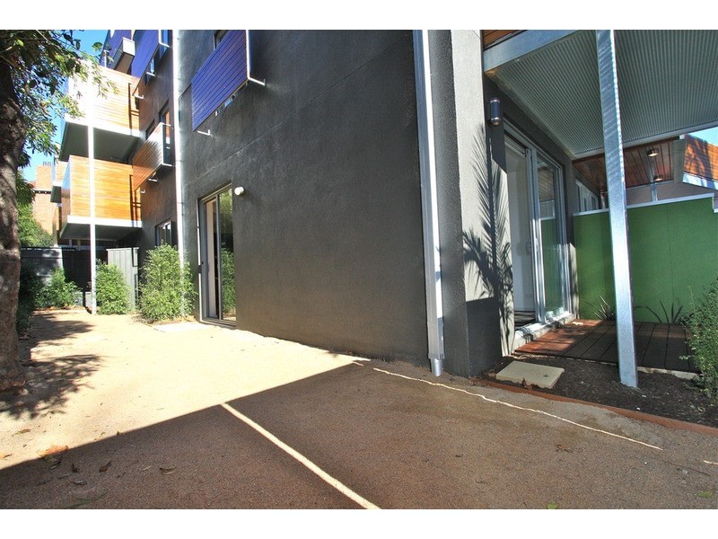 1/3 Charnwood Road, St Kilda VIC 3182