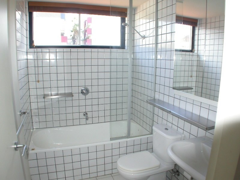 18/167 Fitzroy Street, St Kilda VIC 3182