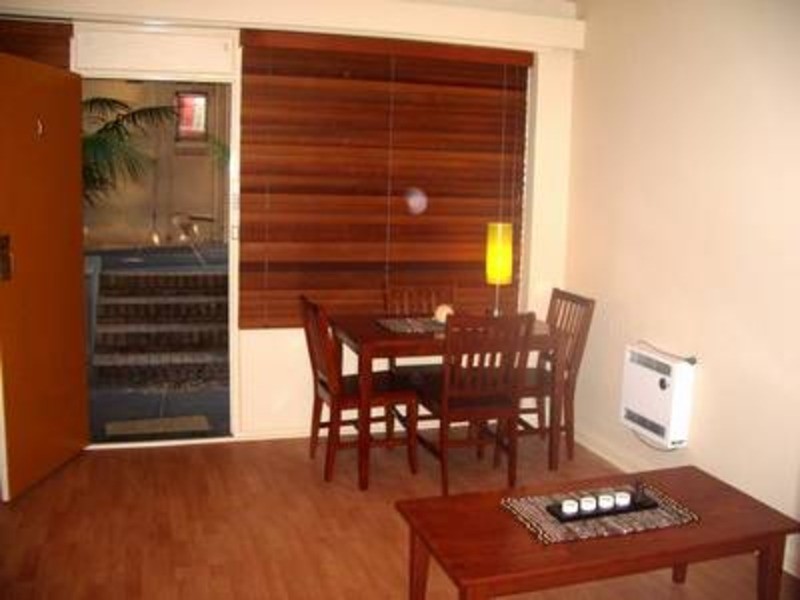 1/40 Waterloo Crescent, St Kilda VIC 3182