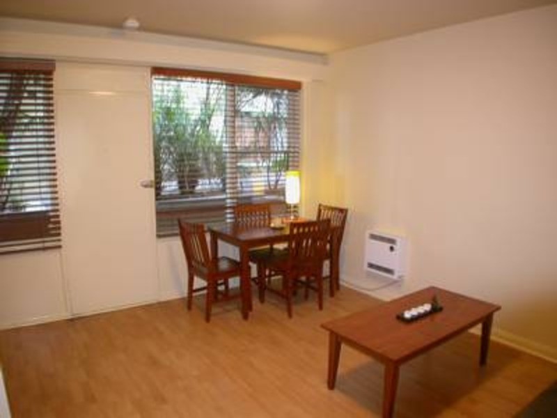 1/40 Waterloo Crescent, St Kilda VIC 3182